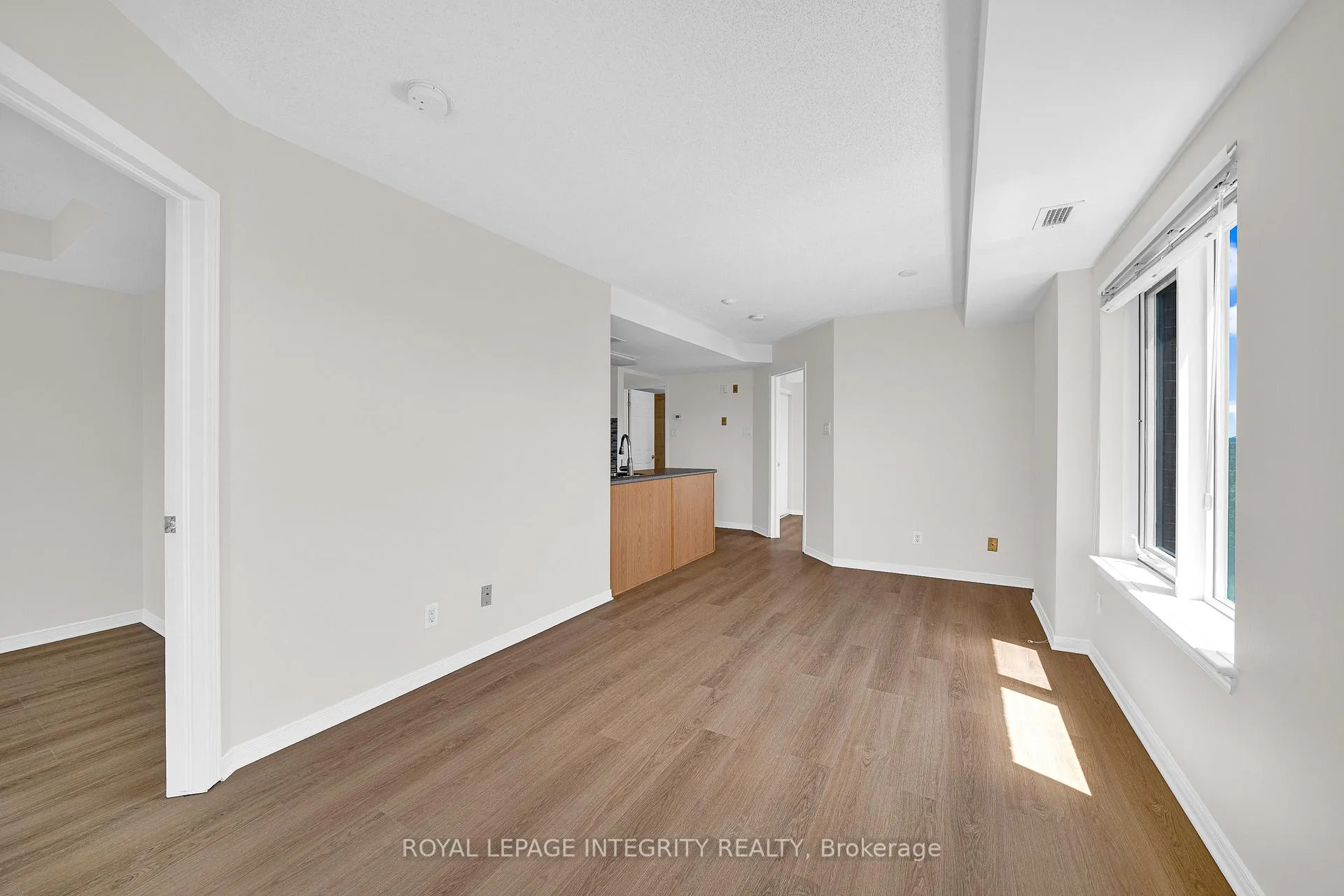Photo 10 of Unit 6Q, 310 Central Park Drive, Ottawa, Central Park — HOMEH