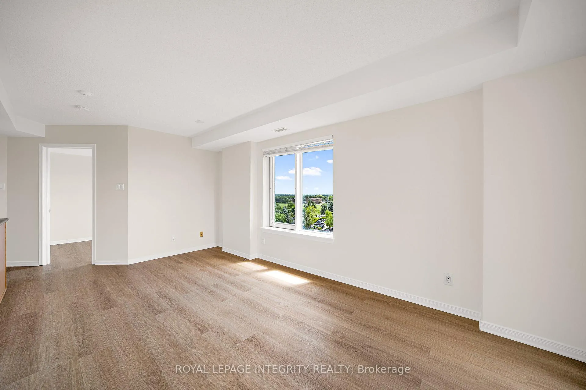 Photo 11 of Unit 6Q, 310 Central Park Drive, Ottawa, Central Park — HOMEH