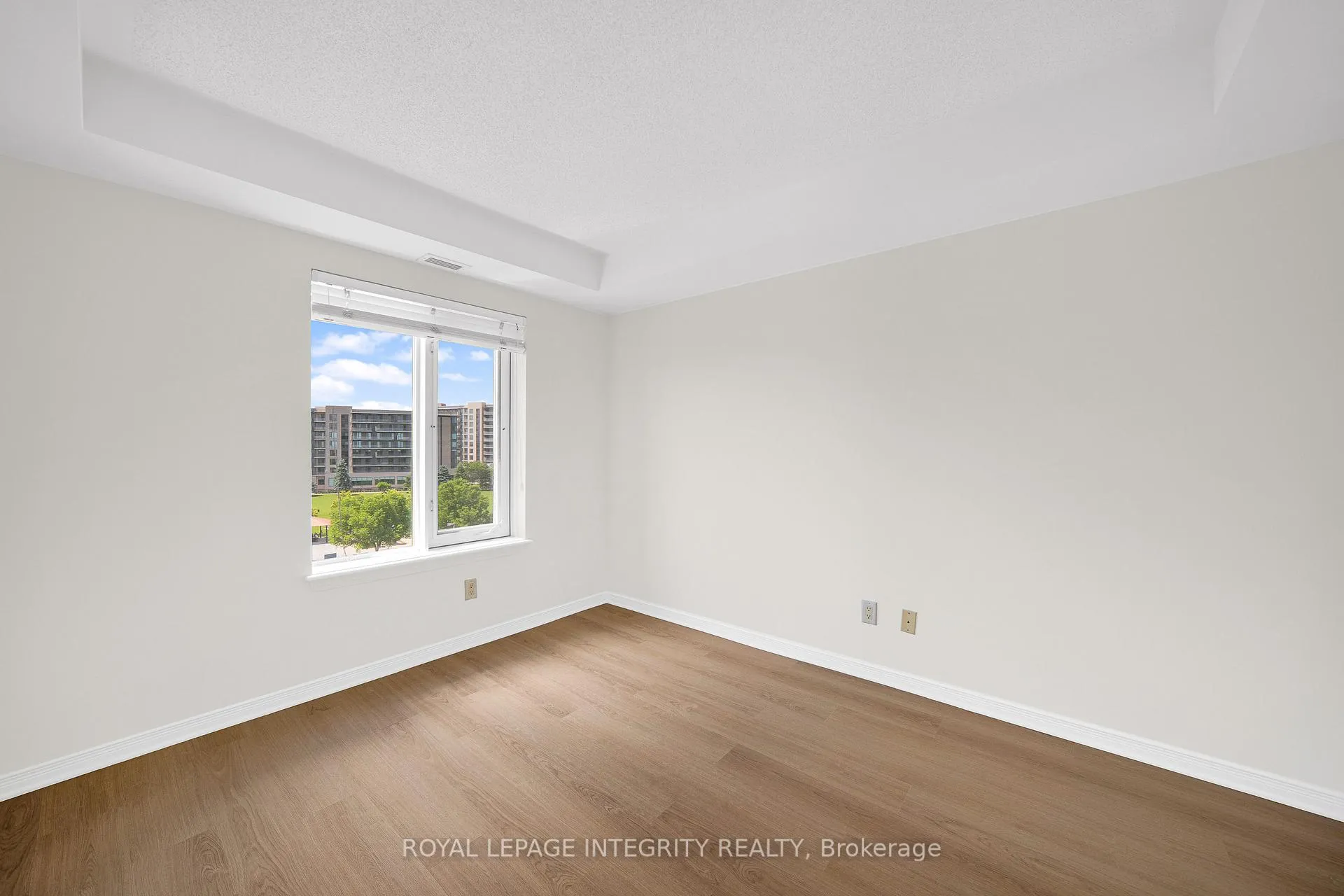 Photo 15 of Unit 6Q, 310 Central Park Drive, Ottawa, Central Park — HOMEH
