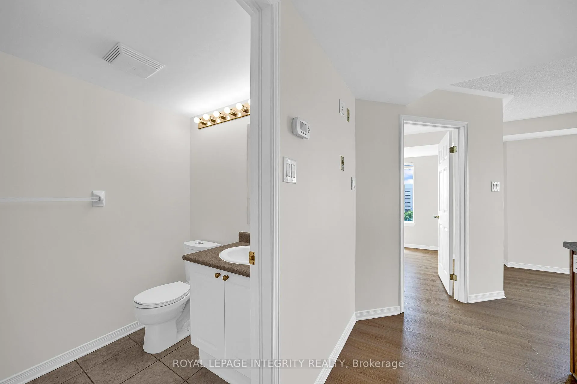 Photo 21 of Unit 6Q, 310 Central Park Drive, Ottawa, Central Park — HOMEH