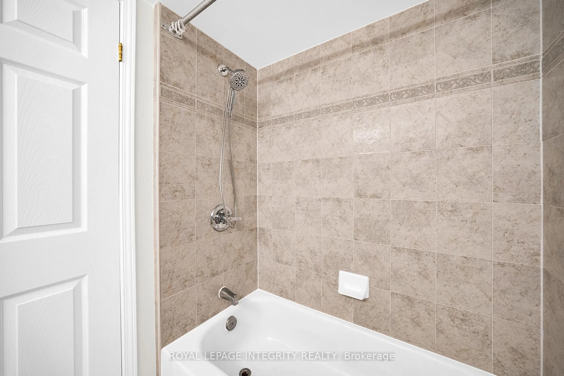 Photo 23 of Unit 6Q, 310 Central Park Drive, Ottawa, Central Park — HOMEH