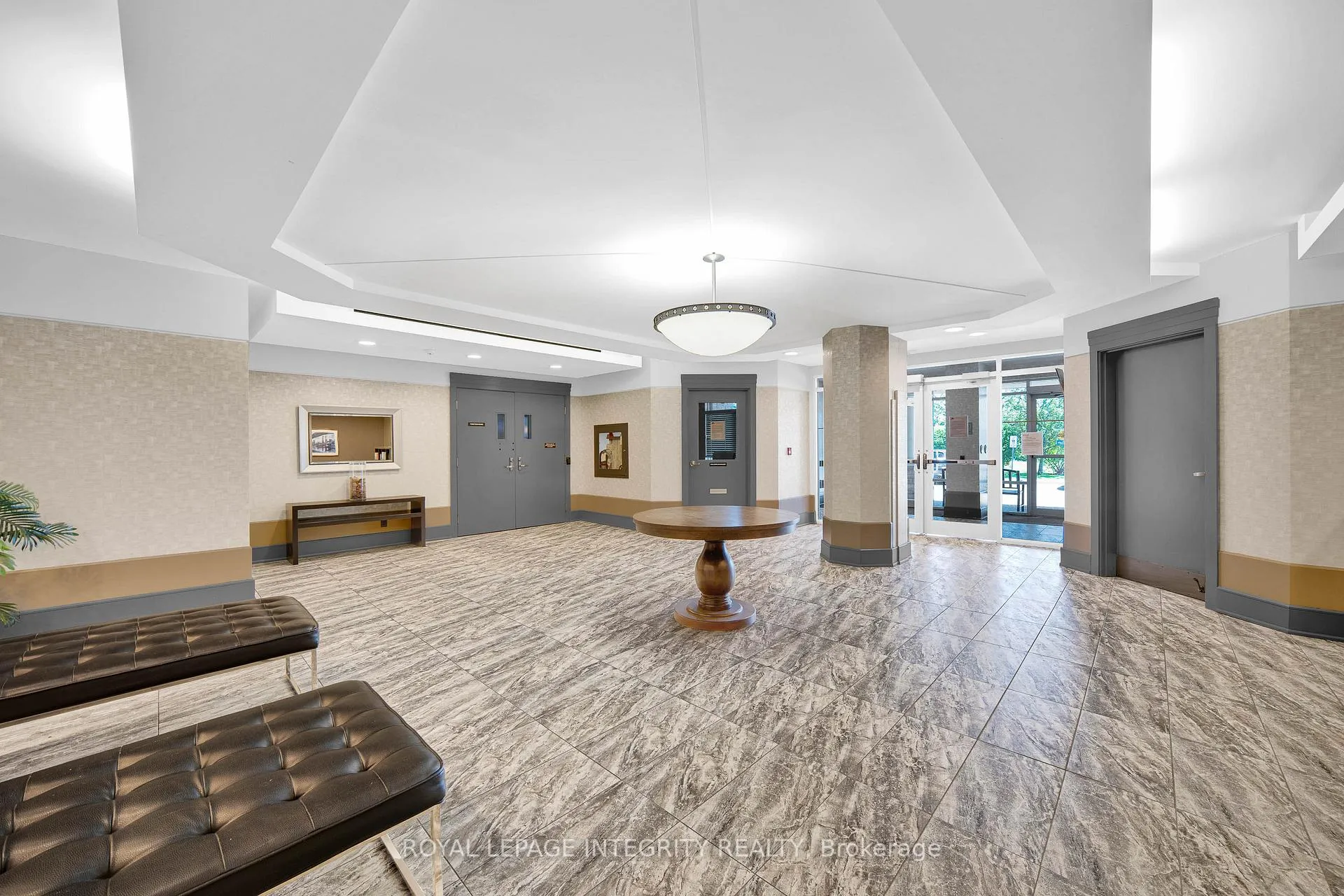 Photo 31 of Unit 6Q, 310 Central Park Drive, Ottawa, Central Park — HOMEH
