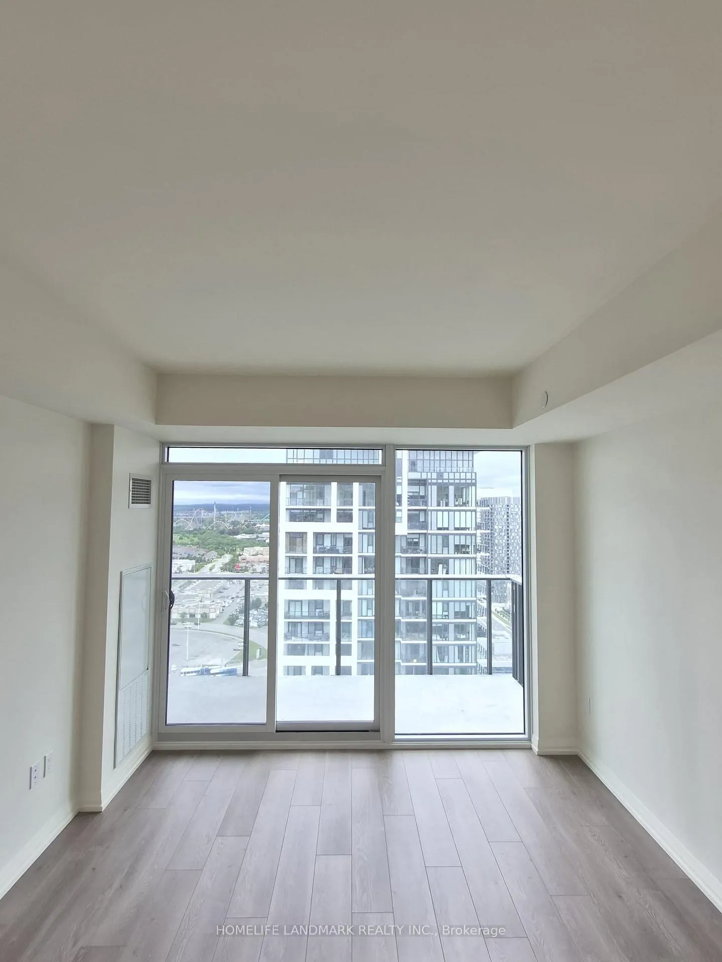 Photo 10 of Unit 2610, 27 Korda Gate, Vaughan, Vellore Village — HOMEH
