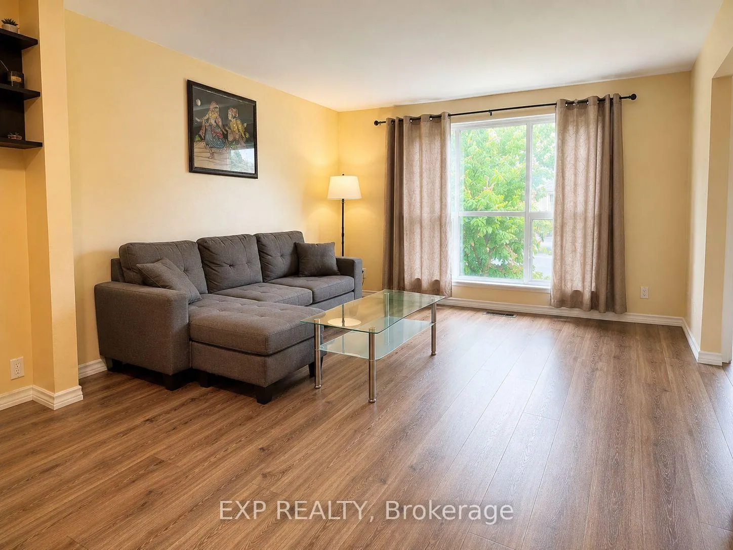 Photo 2 of 46 Autumn Boulevard, Brampton, Avondale — HOMEH