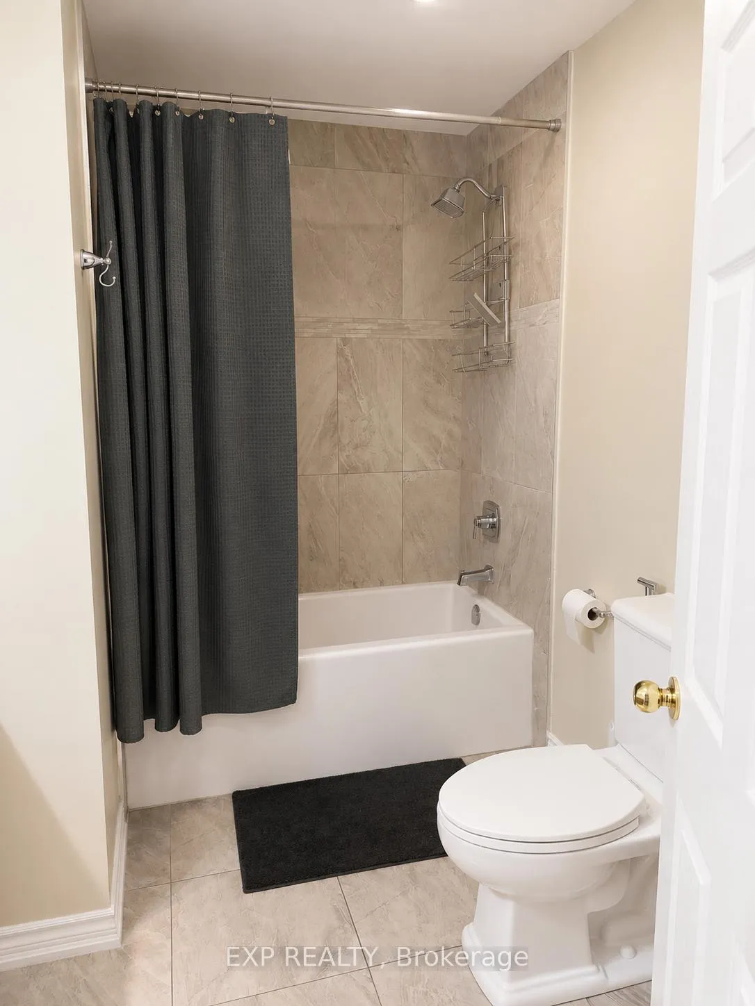 Photo 7 of 46 Autumn Boulevard, Brampton, Avondale — HOMEH