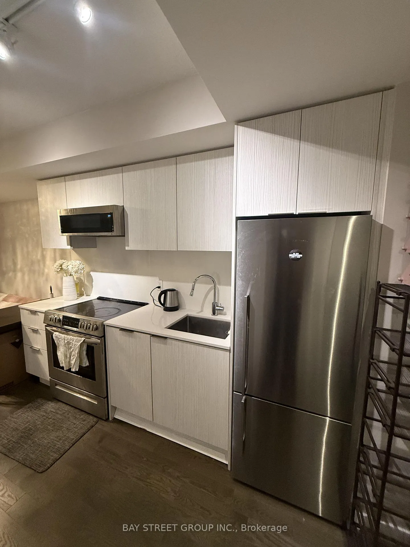 Photo 7 of Unit 901, 25 Richmond Street E, Toronto, Church-Yonge Corridor — HOMEH