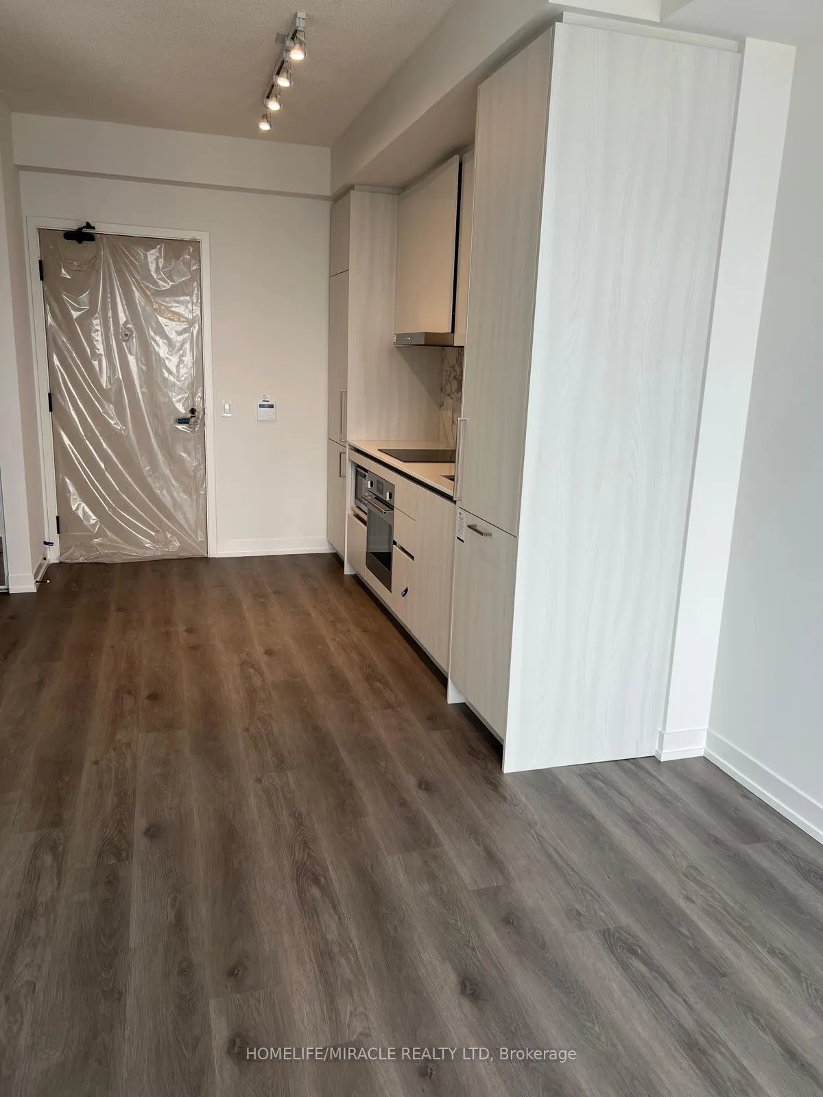 Photo 2 of Unit 5711, 225 Commerce Street, Vaughan, Vaughan Corporate Centre — HOMEH