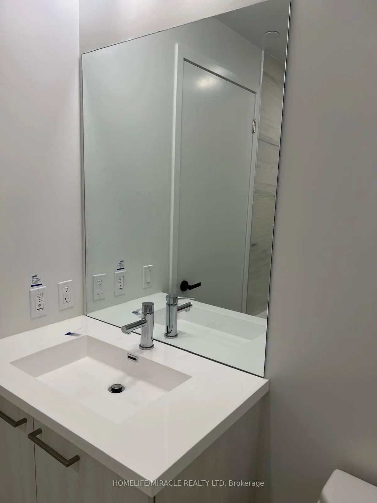 Photo 10 of Unit 5711, 225 Commerce Street, Vaughan, Vaughan Corporate Centre — HOMEH