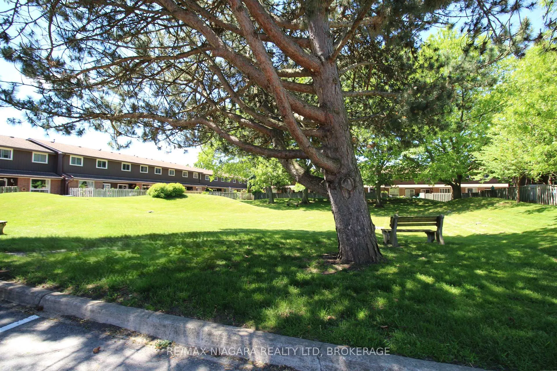 Photo 4 of Unit 28, 64 Forster Street, St. Catharines, Vine/Linwell — HOMEH