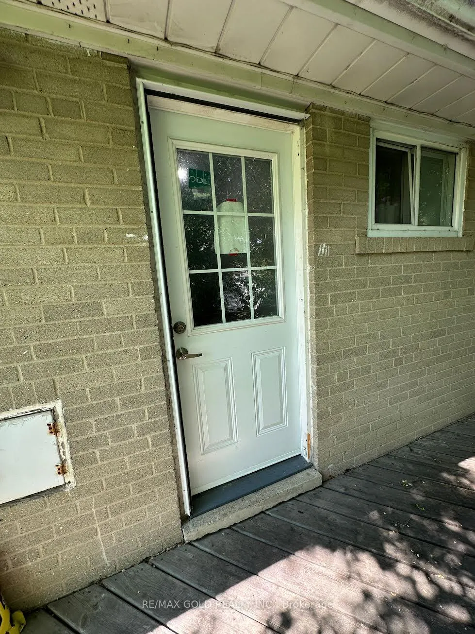 Photo 3 of 19 Benstrow Avenue, Etobicoke, Thistletown-Beaumonde Heights — HOMEH