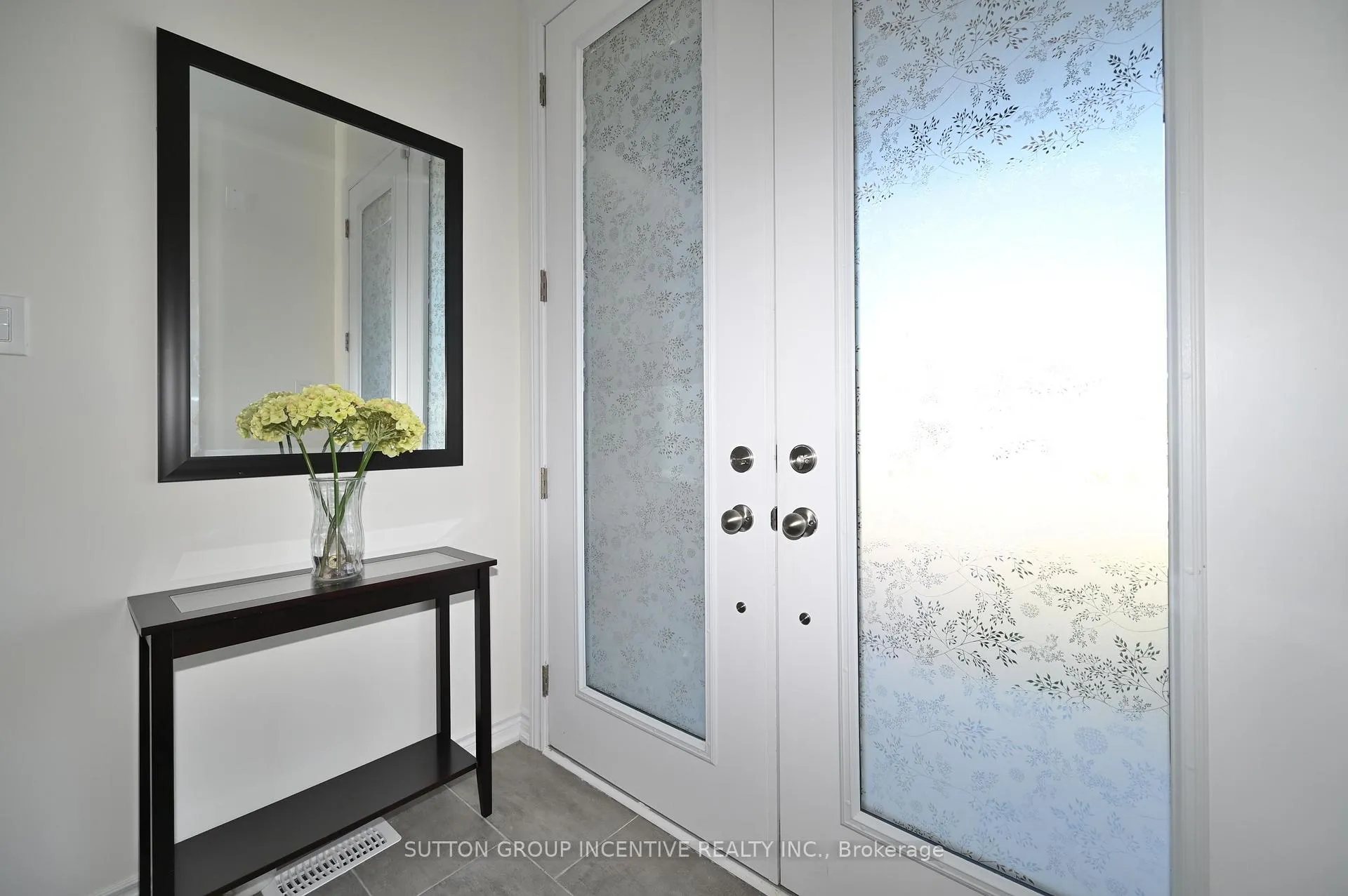 Photo 2 of 23 Beatrice Drive, Wasaga Beach — HOMEH