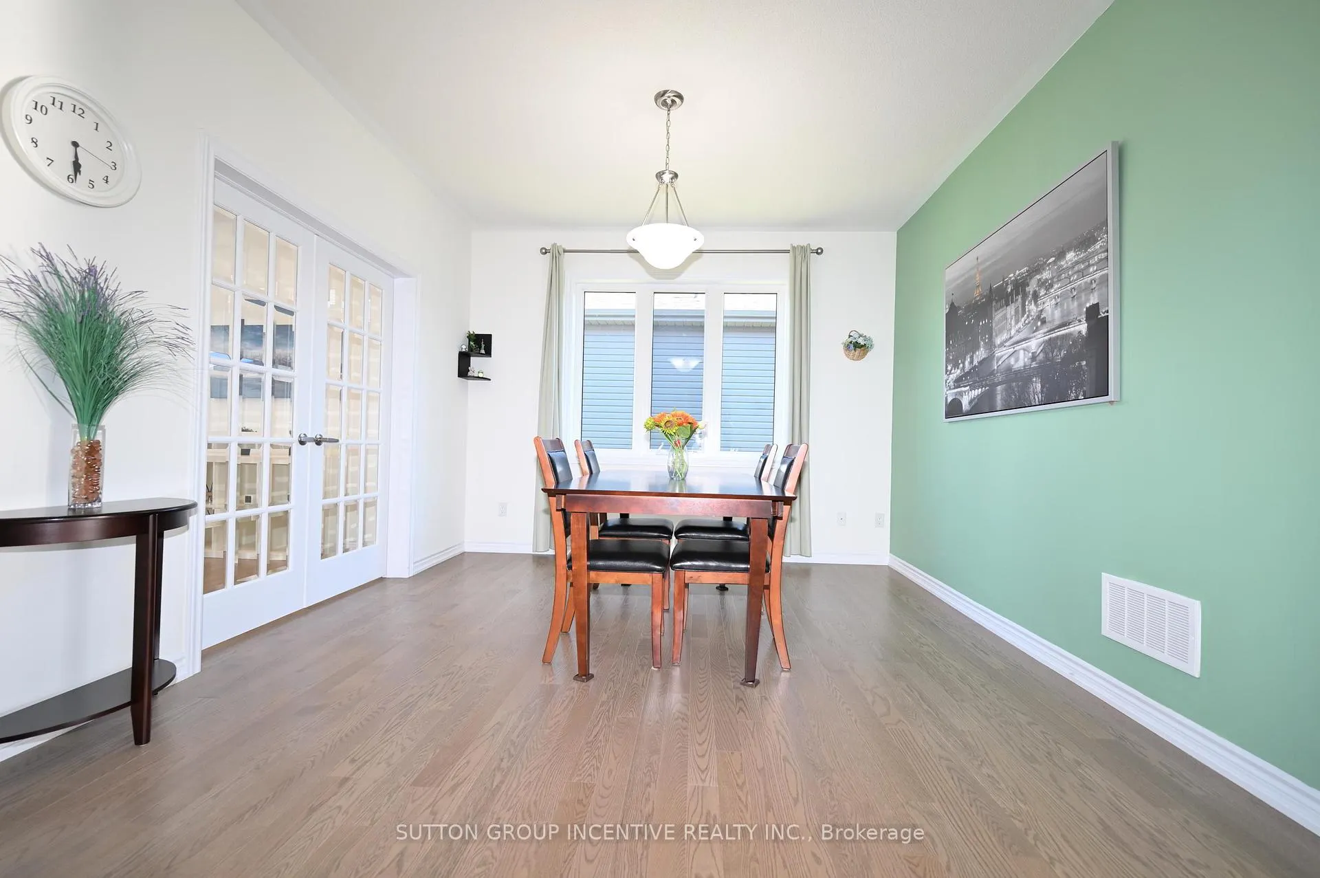 Photo 3 of 23 Beatrice Drive, Wasaga Beach — HOMEH