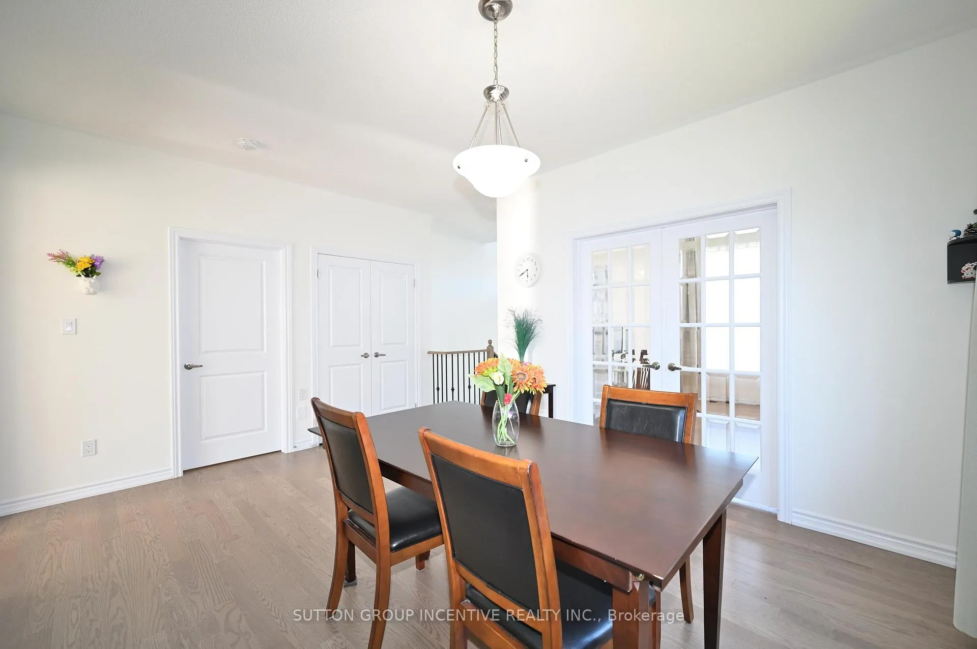 Photo 4 of 23 Beatrice Drive, Wasaga Beach — HOMEH