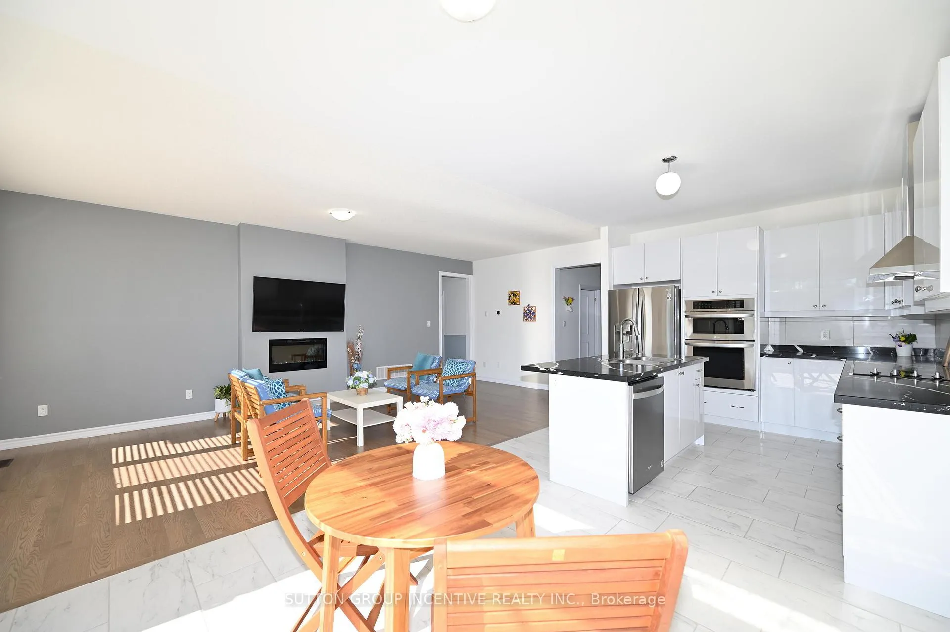 Photo 14 of 23 Beatrice Drive, Wasaga Beach — HOMEH