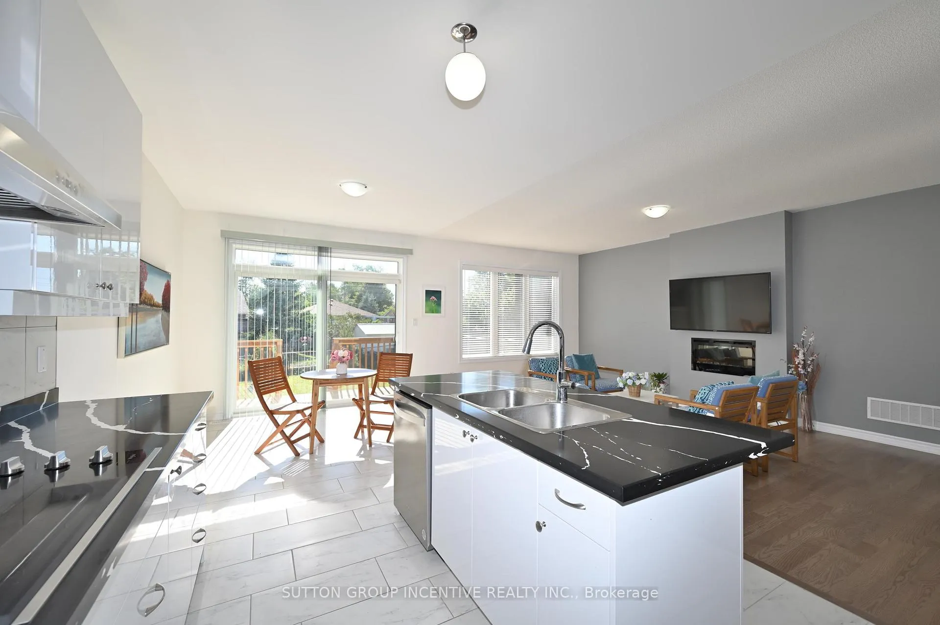 Photo 16 of 23 Beatrice Drive, Wasaga Beach — HOMEH