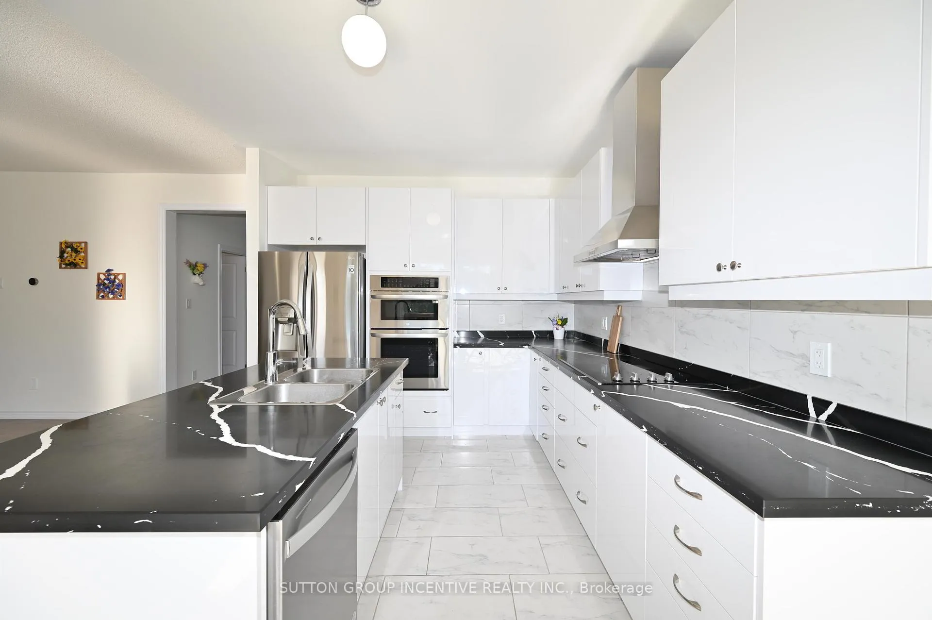 Photo 17 of 23 Beatrice Drive, Wasaga Beach — HOMEH