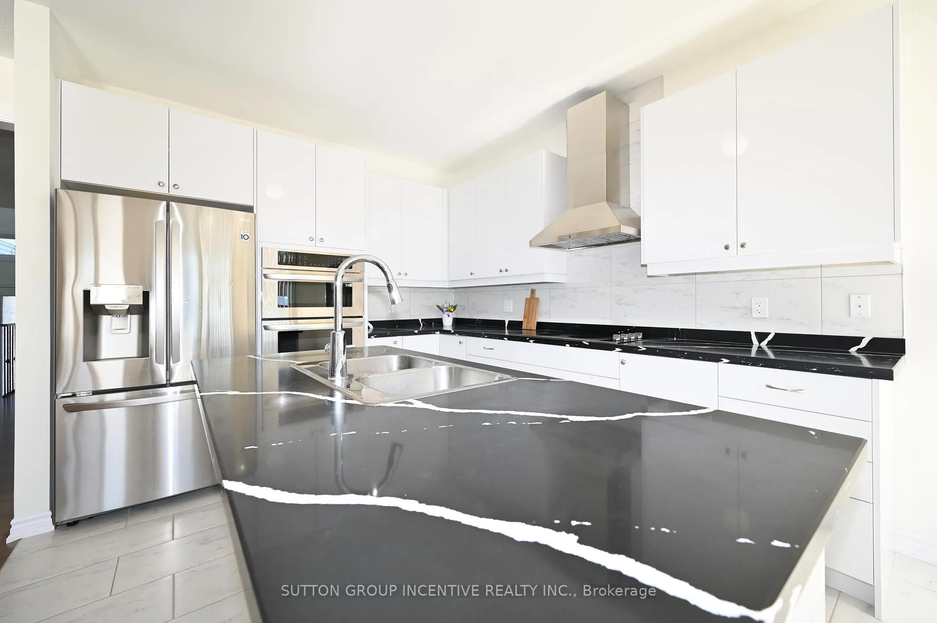 Photo 18 of 23 Beatrice Drive, Wasaga Beach — HOMEH