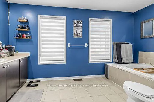 Photo 6 of 255 Torbarrie Road E, North York, Downsview-Roding-CFB — HOMEH