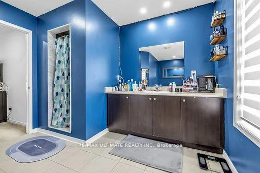 Photo 8 of 255 Torbarrie Road E, North York, Downsview-Roding-CFB — HOMEH