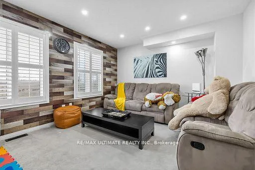 Photo 10 of 255 Torbarrie Road E, North York, Downsview-Roding-CFB — HOMEH