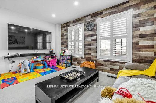 Photo 11 of 255 Torbarrie Road E, North York, Downsview-Roding-CFB — HOMEH