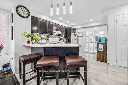Photo 24 of 255 Torbarrie Road E, North York, Downsview-Roding-CFB — HOMEH
