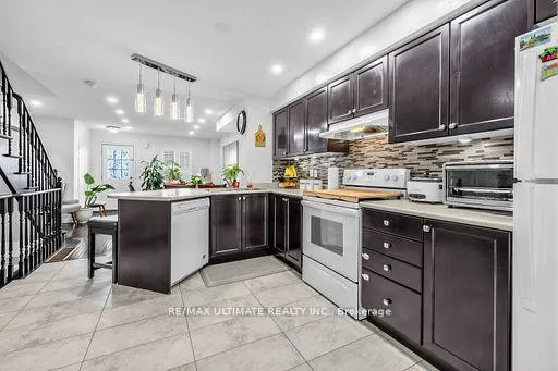 Photo 25 of 255 Torbarrie Road E, North York, Downsview-Roding-CFB — HOMEH