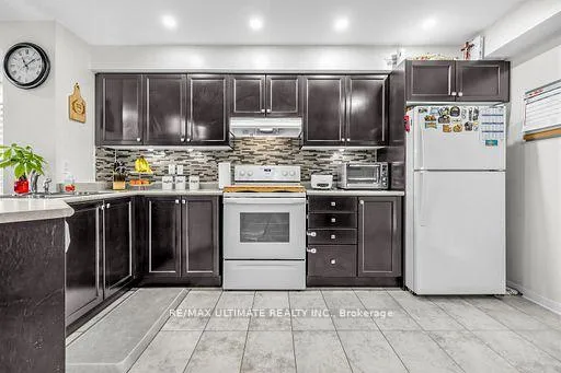 Photo 26 of 255 Torbarrie Road E, North York, Downsview-Roding-CFB — HOMEH