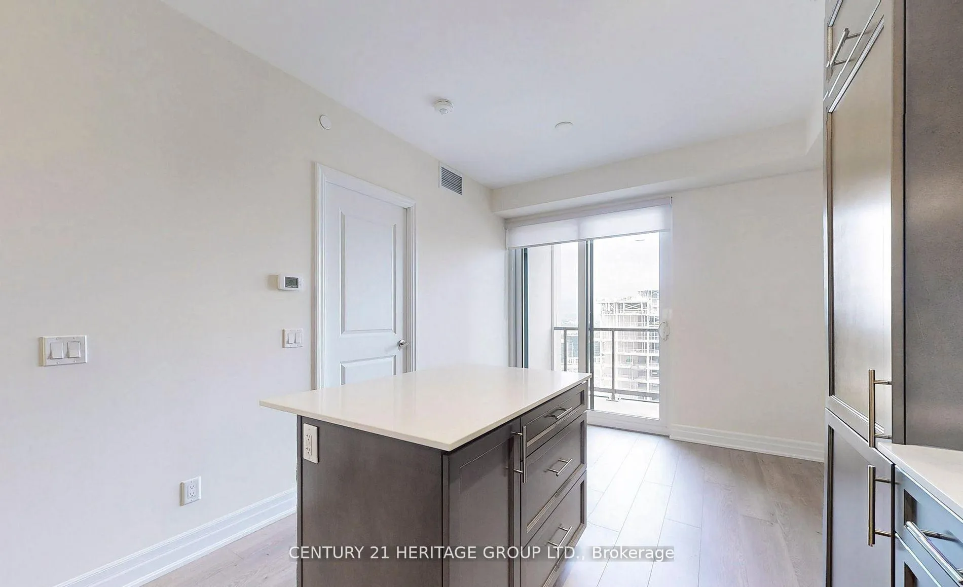 Photo 10 of Unit 1512, 9085 Jane Street, Vaughan, Concord — HOMEH