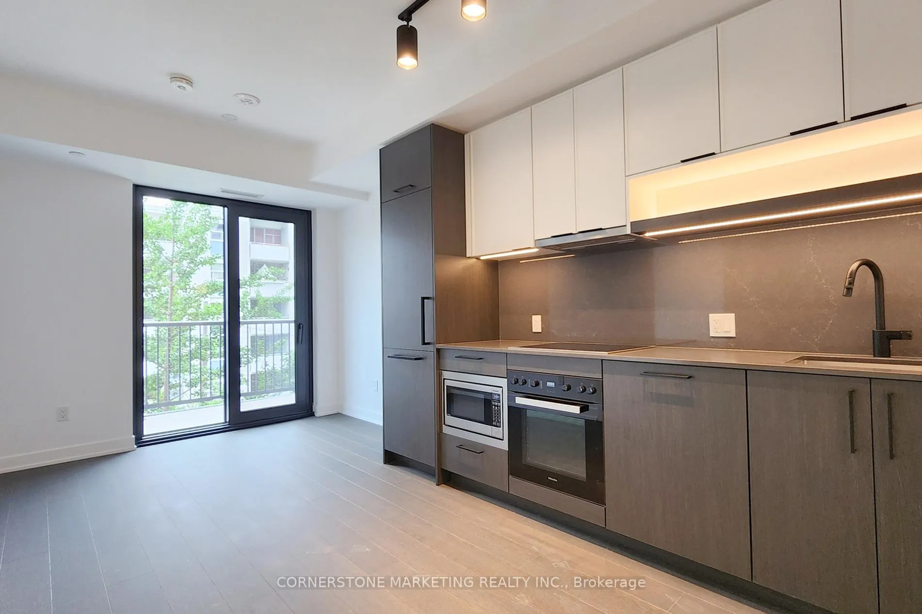 Photo 3 of Unit 512, 91 Montclair Avenue, Toronto, Forest Hill South — HOMEH