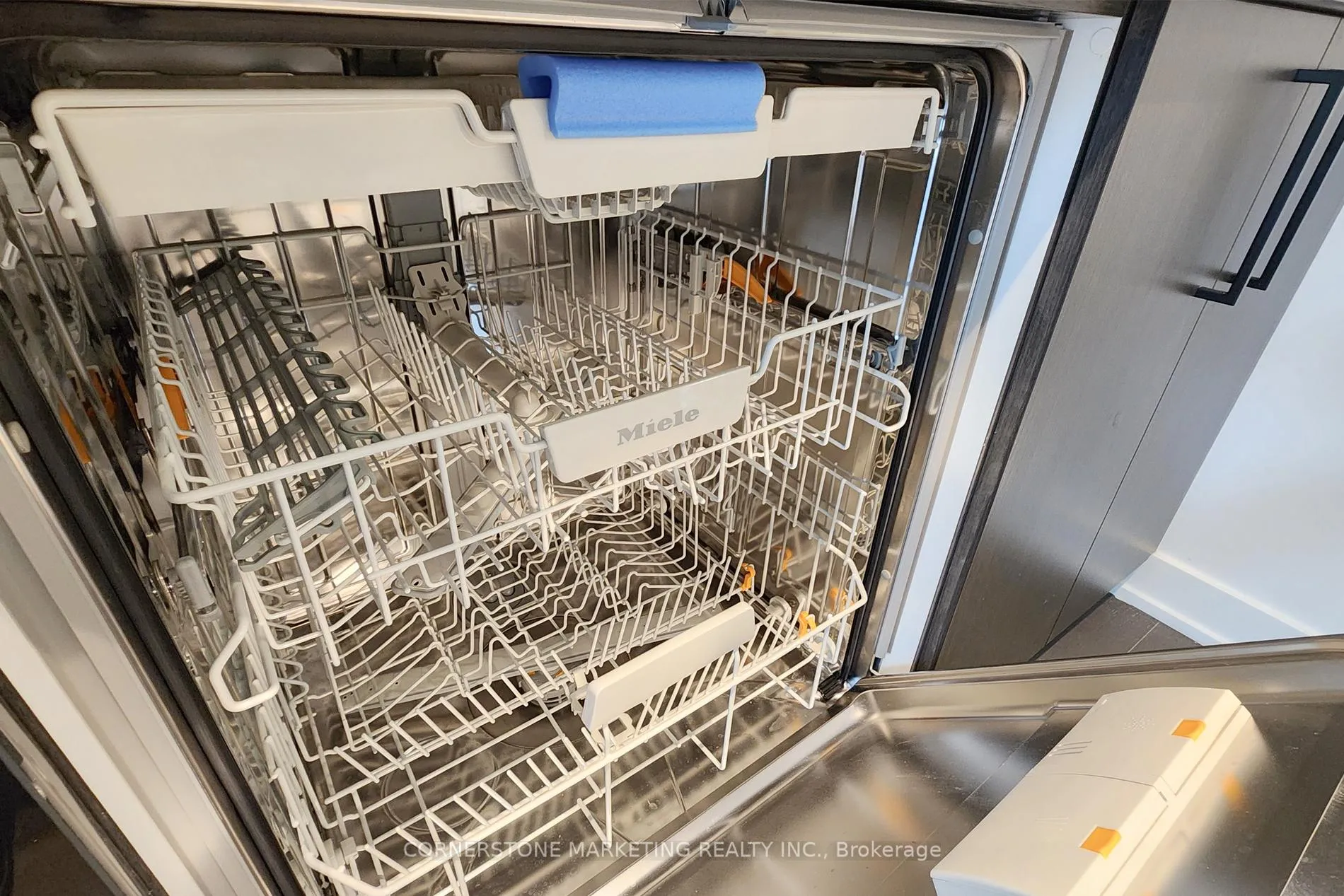 Photo 19 of Unit 512, 91 Montclair Avenue, Toronto, Forest Hill South — HOMEH