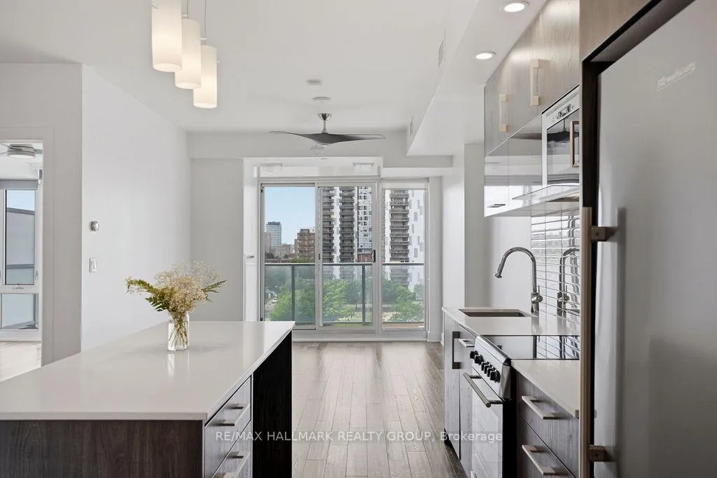 Photo 11 of Unit 801, 255 Bay Street, Ottawa, Ottawa Centre — HOMEH