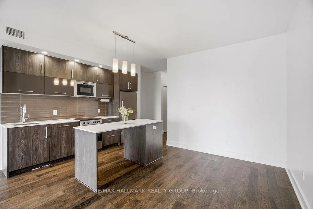 Photo 18 of Unit 801, 255 Bay Street, Ottawa, Ottawa Centre — HOMEH