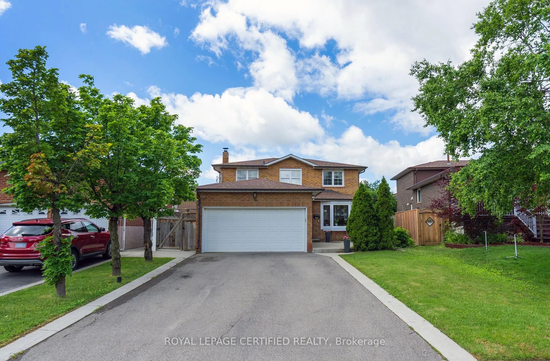 Photo 1 of 34 Braidwood Lake Road, Brampton, Heart Lake West — HOMEH