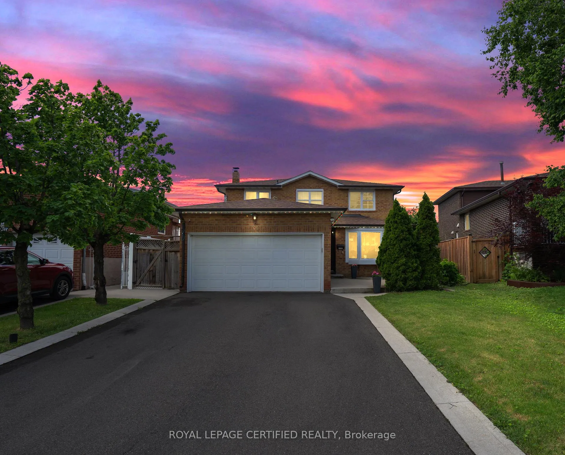 Photo 2 of 34 Braidwood Lake Road, Brampton, Heart Lake West — HOMEH