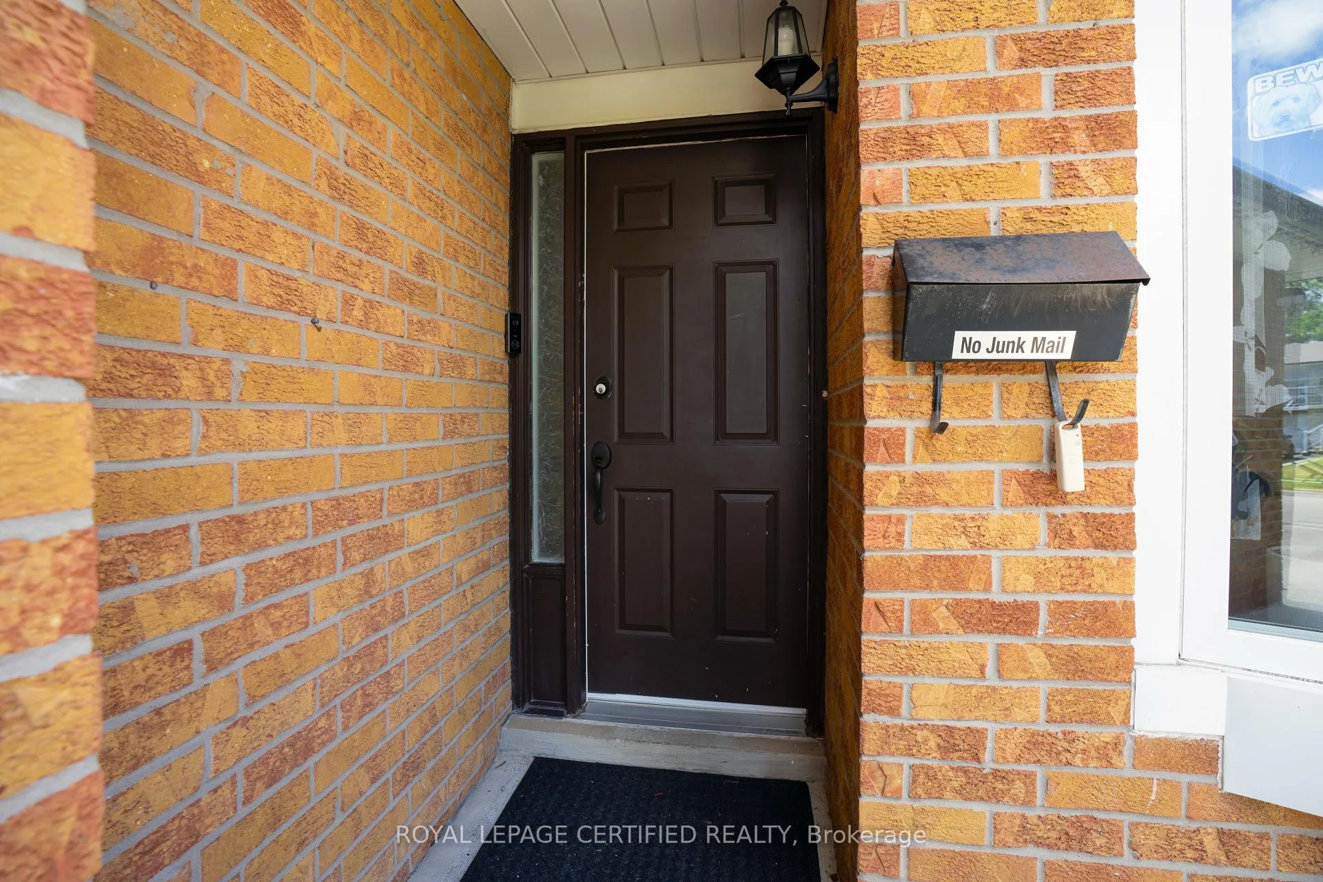 Photo 4 of 34 Braidwood Lake Road, Brampton, Heart Lake West — HOMEH
