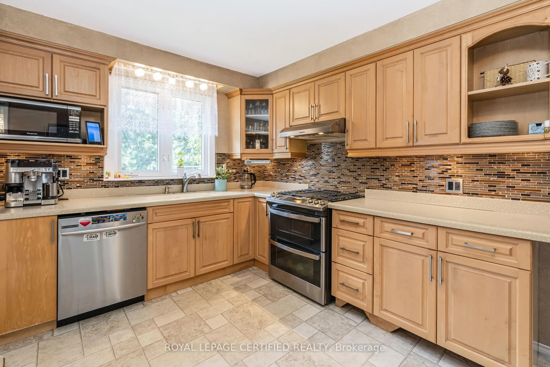 Photo 13 of 34 Braidwood Lake Road, Brampton, Heart Lake West — HOMEH