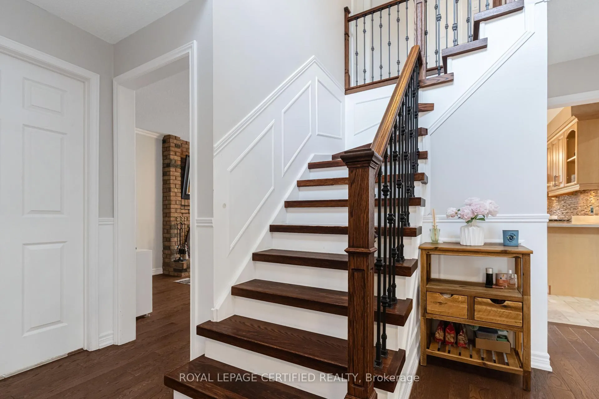 Photo 18 of 34 Braidwood Lake Road, Brampton, Heart Lake West — HOMEH