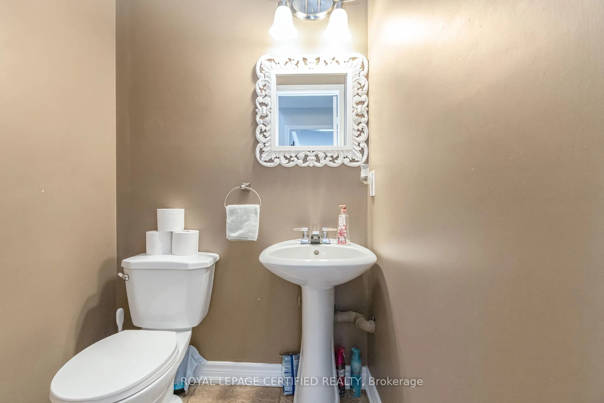 Photo 20 of 34 Braidwood Lake Road, Brampton, Heart Lake West — HOMEH