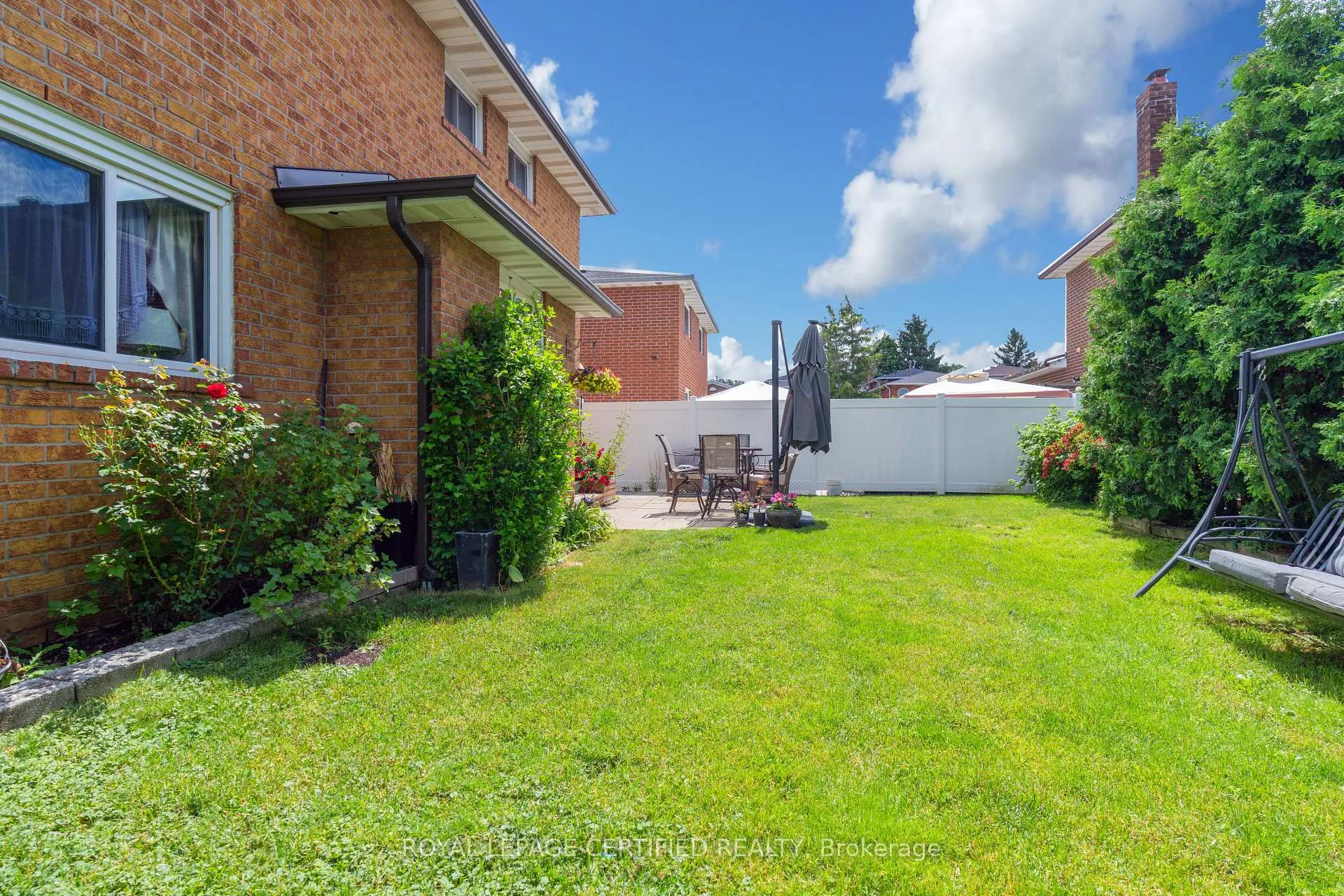 Photo 28 of 34 Braidwood Lake Road, Brampton, Heart Lake West — HOMEH