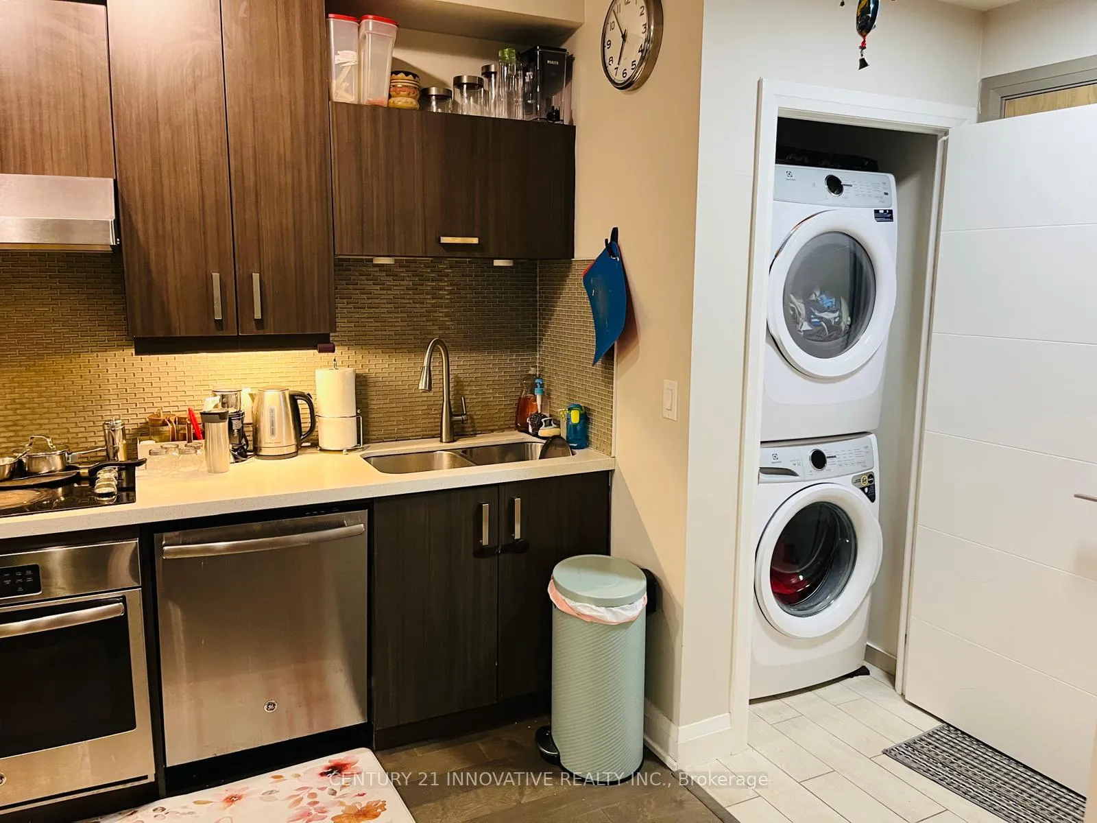 Photo 7 of Unit 109, 18 Uptown Drive, Markham, Unionville — HOMEH