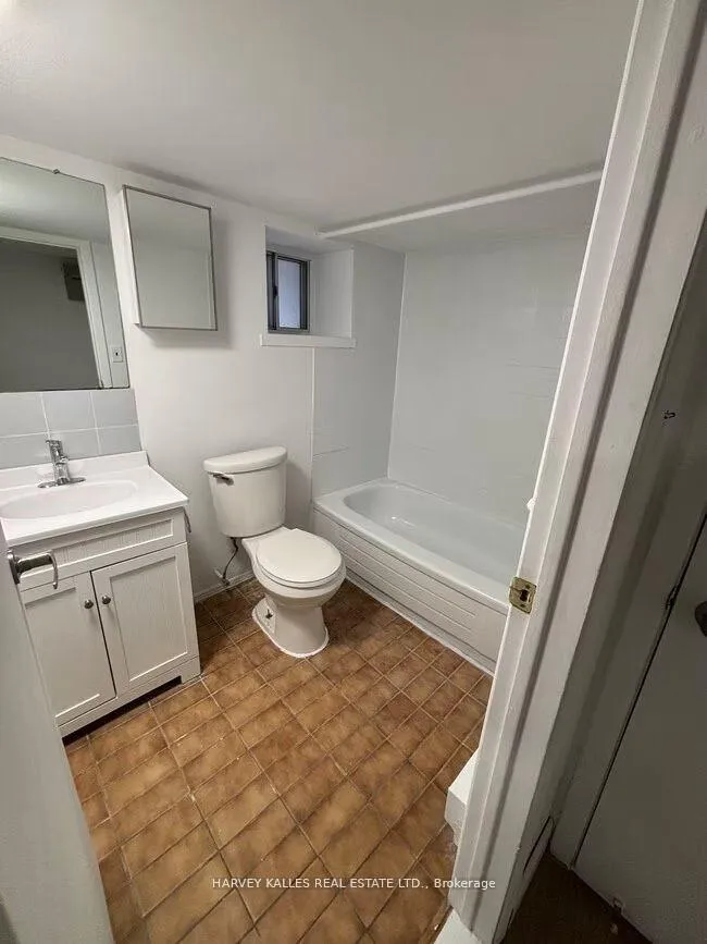 Photo 7 of Unit 3, 1215 Bathurst Street, Toronto, Casa Loma — HOMEH