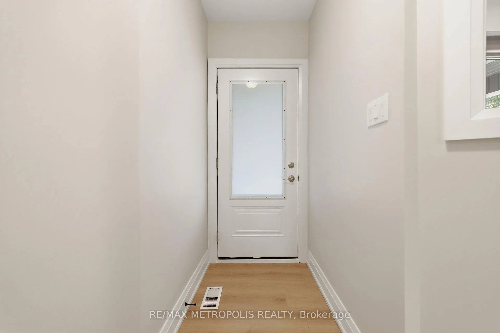 Photo 4 of 14 McRoberts Avenue, Toronto, Corso Italia-Davenport — HOMEH