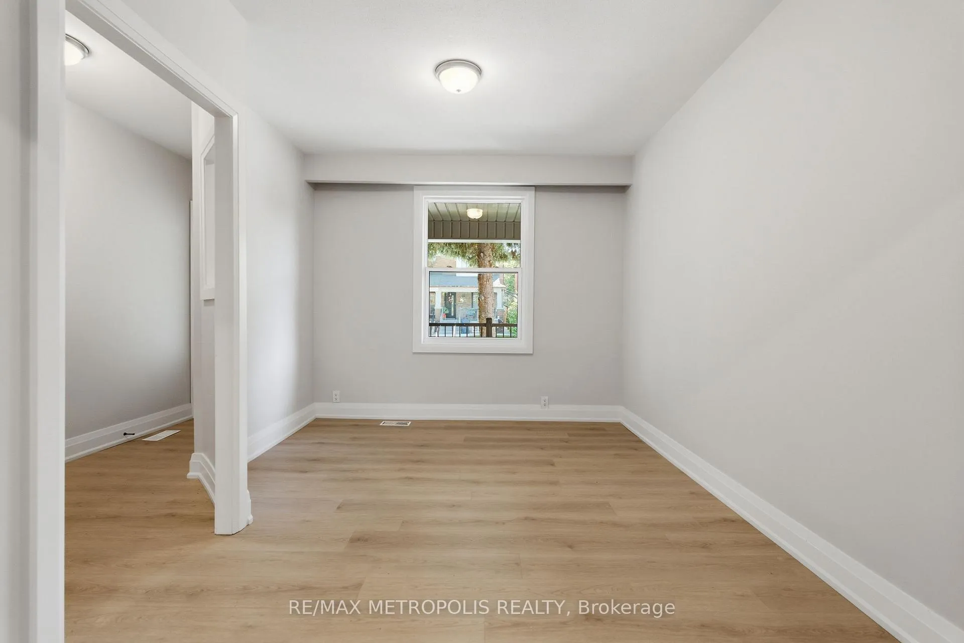 Photo 5 of 14 McRoberts Avenue, Toronto, Corso Italia-Davenport — HOMEH