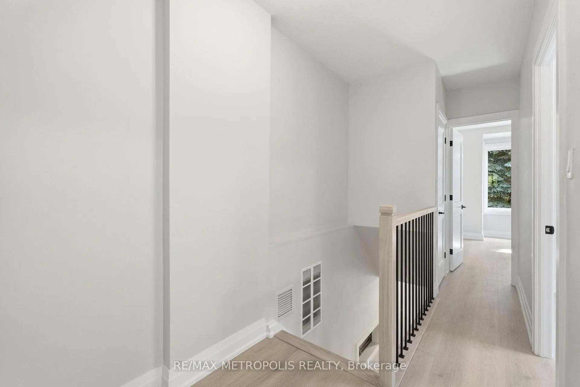 Photo 11 of 14 McRoberts Avenue, Toronto, Corso Italia-Davenport — HOMEH