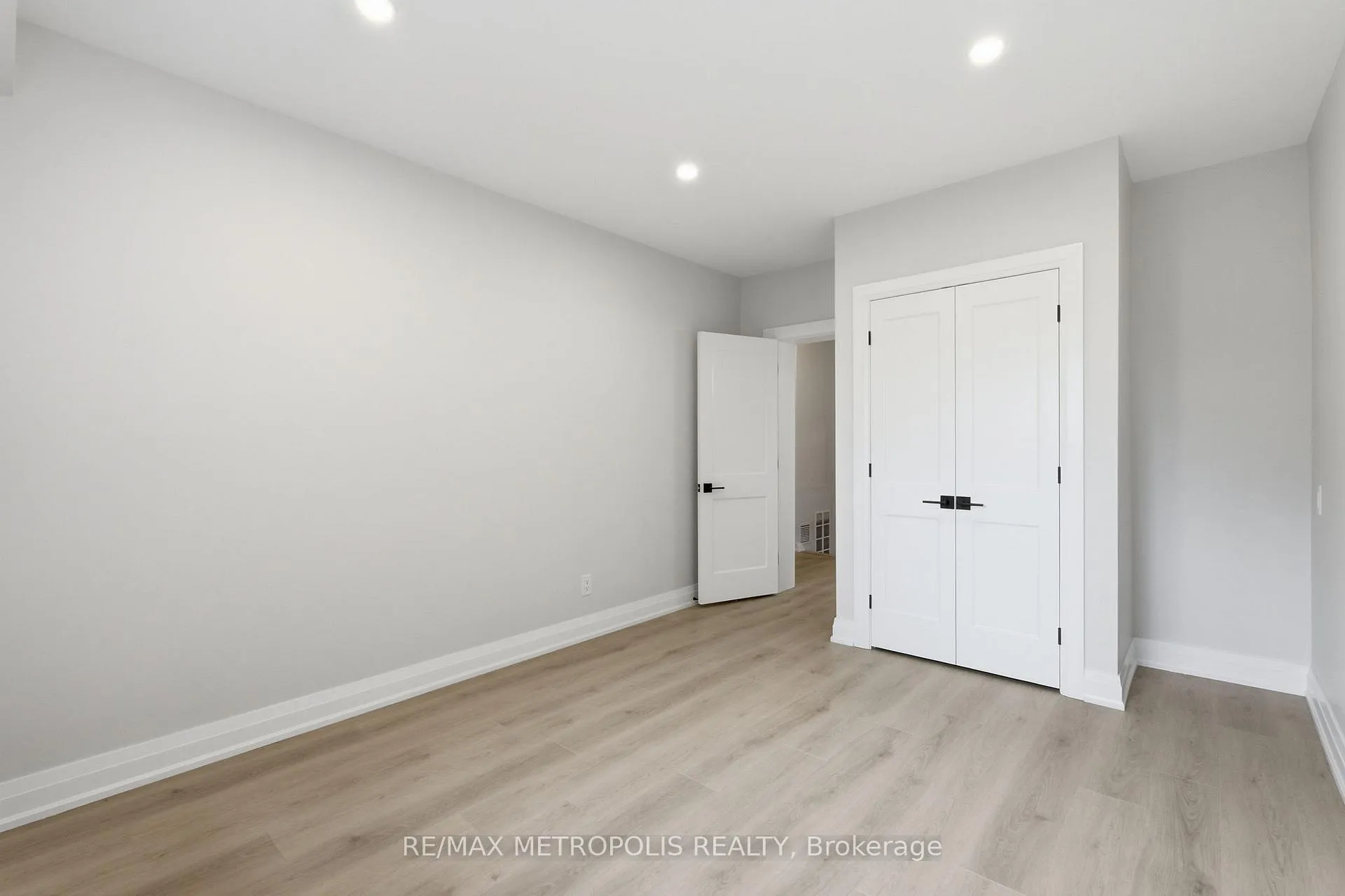 Photo 15 of 14 McRoberts Avenue, Toronto, Corso Italia-Davenport — HOMEH