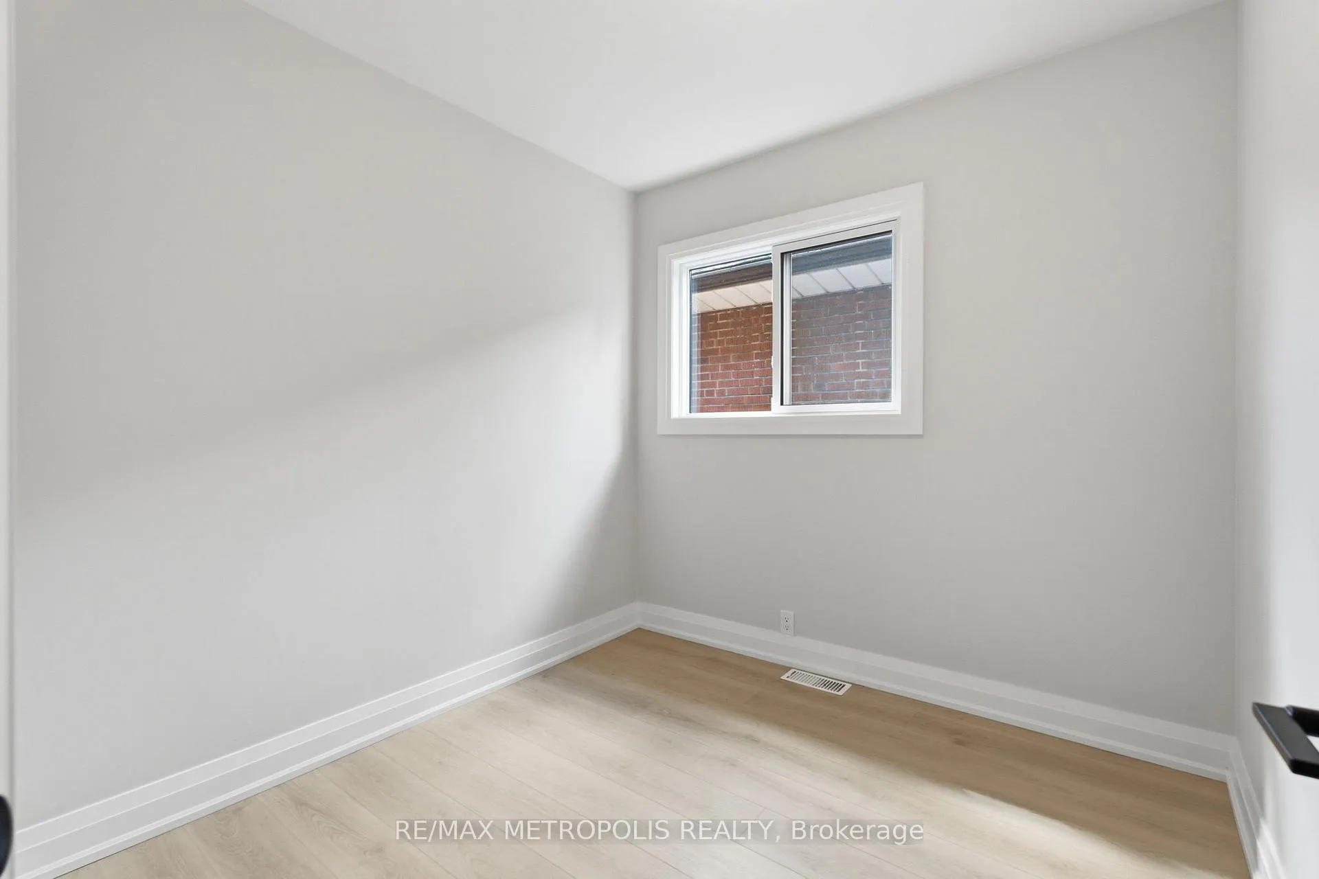 Photo 16 of 14 McRoberts Avenue, Toronto, Corso Italia-Davenport — HOMEH