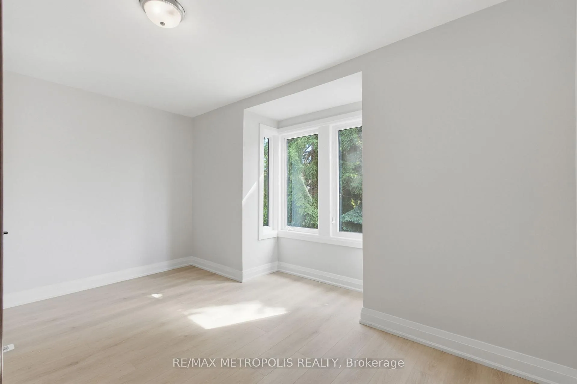 Photo 20 of 14 McRoberts Avenue, Toronto, Corso Italia-Davenport — HOMEH