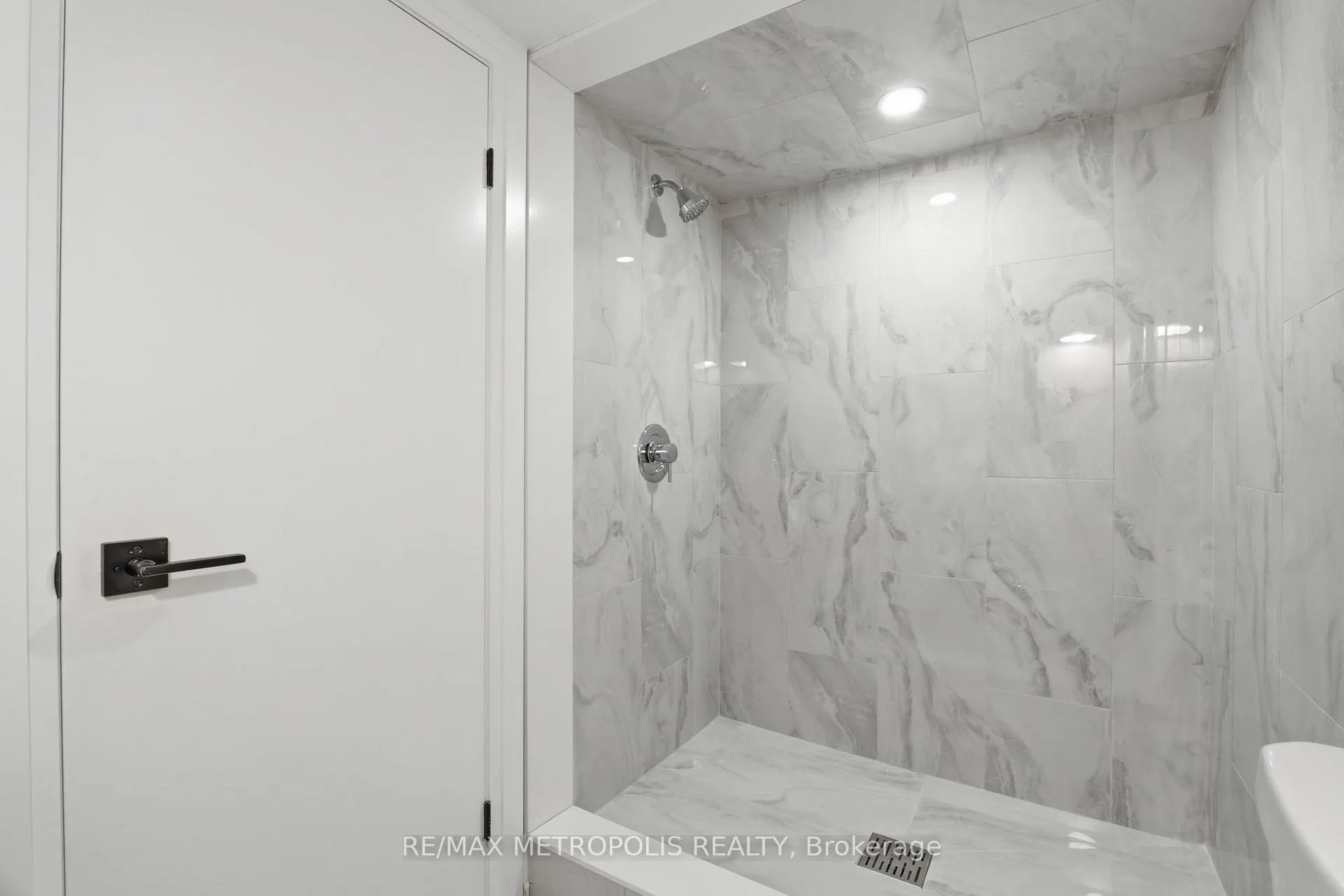 Photo 30 of 14 McRoberts Avenue, Toronto, Corso Italia-Davenport — HOMEH