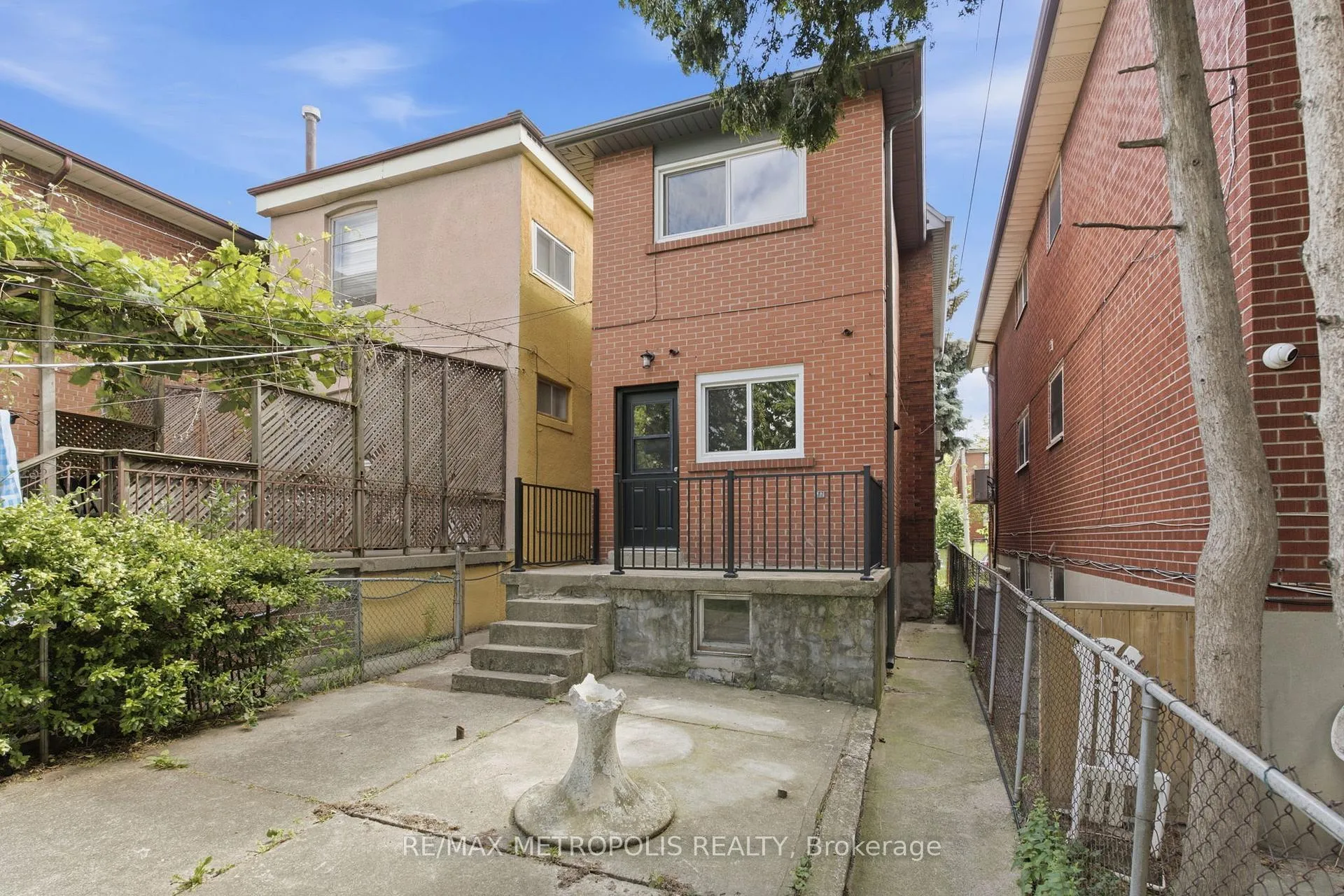 Photo 36 of 14 McRoberts Avenue, Toronto, Corso Italia-Davenport — HOMEH